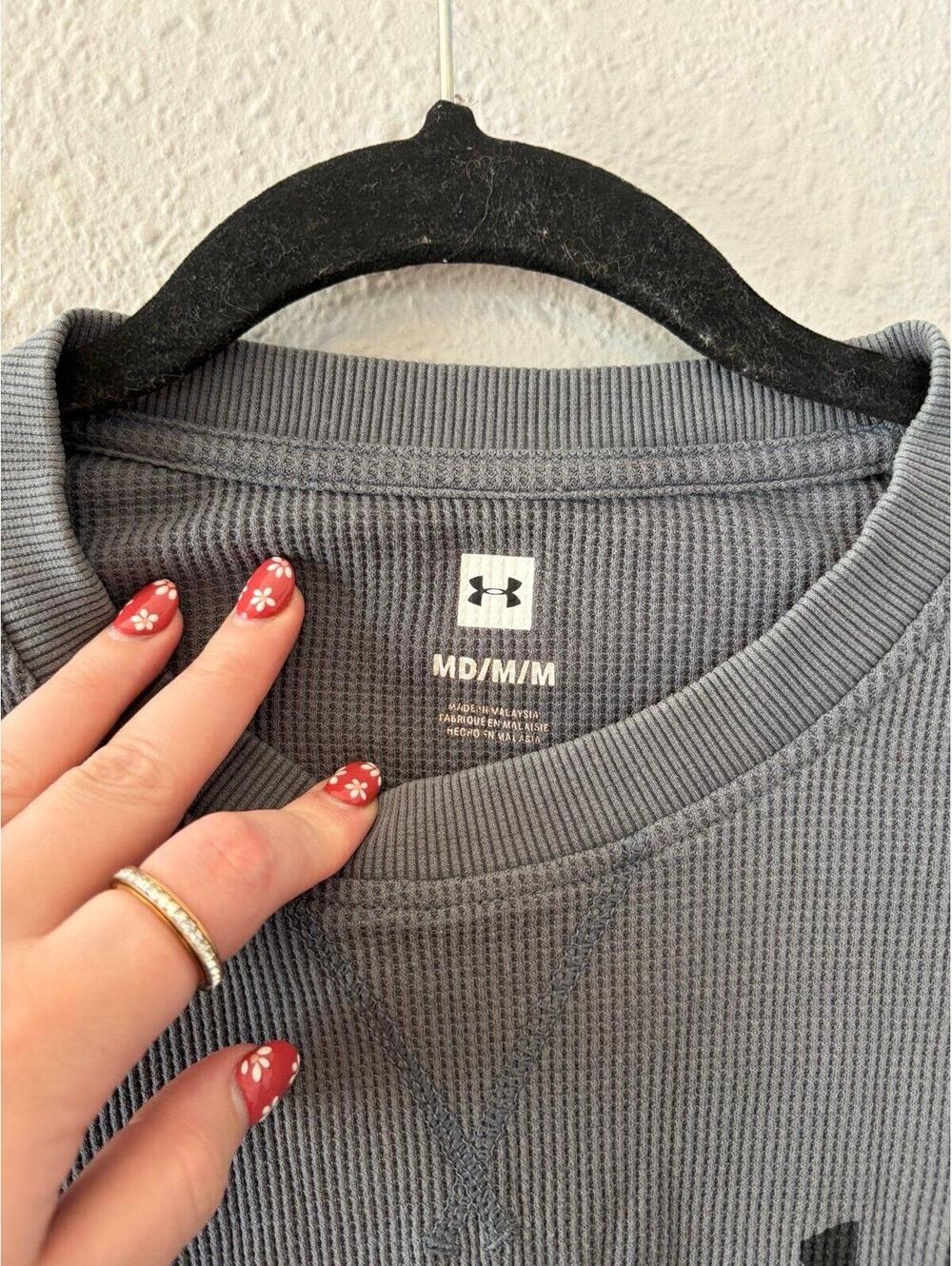 Men's Under Armour grey waffle long sleeve size M - Picture 2 of 3